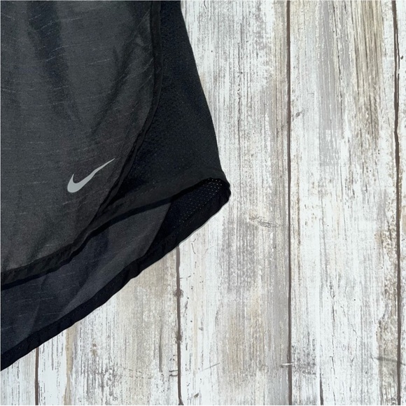 Nike 2 Tone Black Polyester Shorts - Picture 3 of 4
